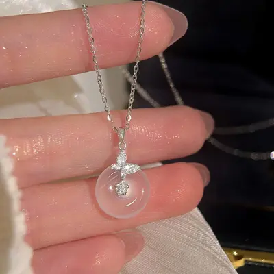 S999 gümüş kolye, beyaz kalsedon kelebek tasarım - 1