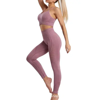 Kadın spor sutyeni ve yüksek belli şeftali popo yoga taytı seti