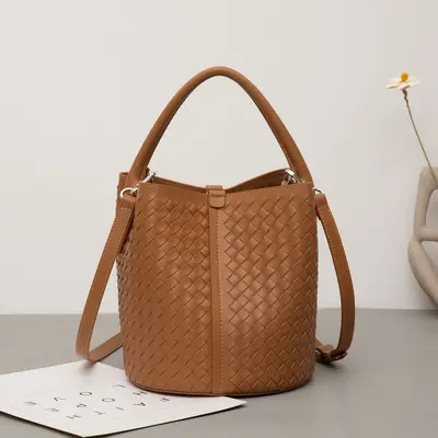 Handgewebte Beuteltasche aus echtem Leder für Damen - 7