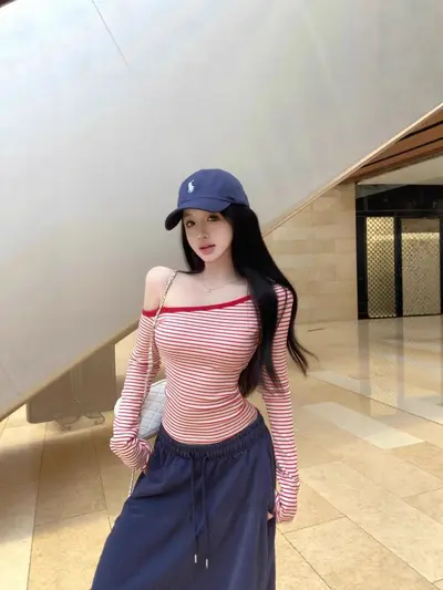 Women's Color-Block Striped Long-Sleeve Asymmetric Shoulder T-Shirt