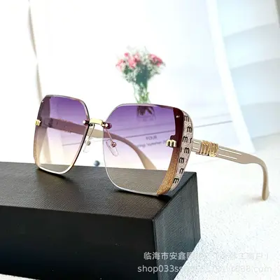 Minimalistische Damen-Sonnenbrille im Halbrahmen - 12