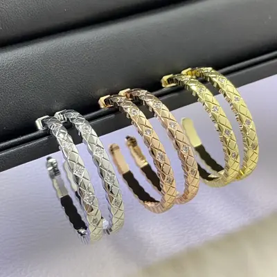 V-Gold CNC Rautenbohr-Ohrringe, leicht und luxuriös