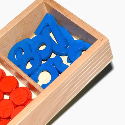 Montessori Unterrichtshilfen Zahlen und Chips mathematische Logik Rechenfähigkeit Montessori Kindergarten Lernspielzeug Frühkindliche Bildungsspielzeuge
