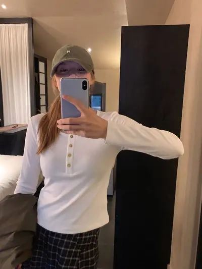Kadın uzun kollu Henley yaka t-shirt, Kore tarzı, omuz dikişli