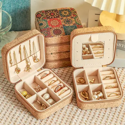 European and American Style Leather Jewelry Storage Box with Mirror Zip Hard Case Portable Travel Earring Ring Jewelry Organizer