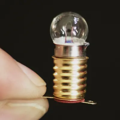 Miniature Bulb 1.5V 2.5V 3.8V with Socket for Electrical Experiments