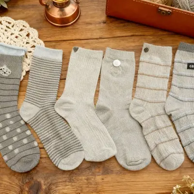 Unisex Mid-Calf Sports Socks with Heart Design, Solid Color