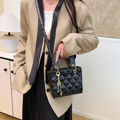 Textured Diamond-Quilted Women's Small Square Handbag - 5