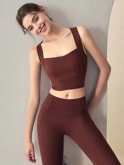 Spor sütyen ve yoga pantolon takımı, yüksek destekli