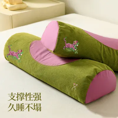 Mugwort cervical pillow with buckwheat fill and heat therapy