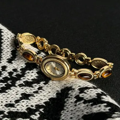 Mevcut Toptan Tiger Eye Stone Bileklik Saat Kadın Kuvars Saati Antika Tarzı Niş Vintage Saat