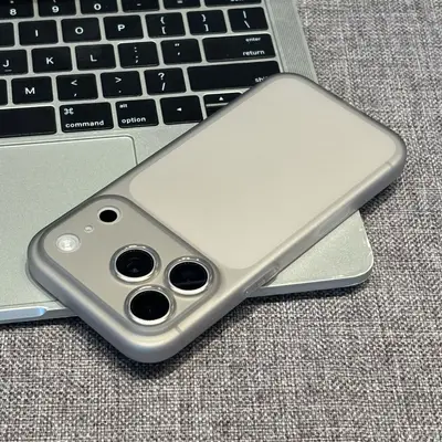 Mattierte, extra dünne Handyhülle für iPhone 18 Pro, einfarbig
