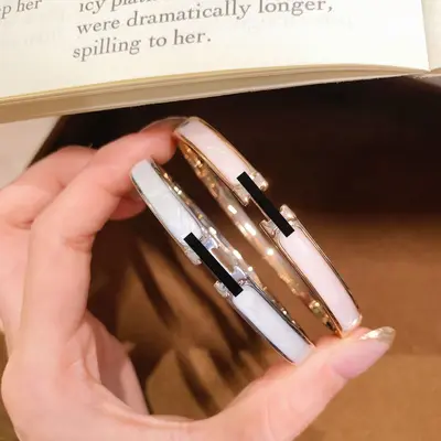 Letter H Bracelet Women's Luxury Elegant