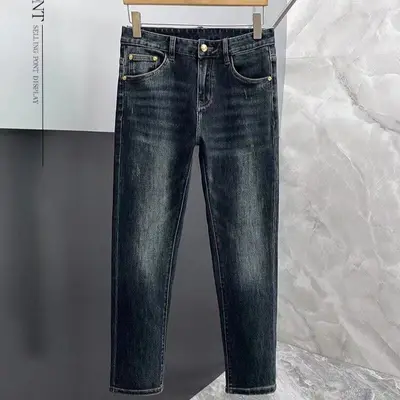 Europäische Luxus-Light Frühjahrsneuheit Herren-Jeans mit Stickerei, elastisch, schmal geschnittene Slim-Fit-Hose mit schmalem Bein, modische Freizeit-Streetwear-Hose