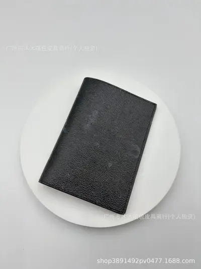 2023新款欧美风护照夹再生皮真皮对折钱包 老花压花简约国潮风 - 10