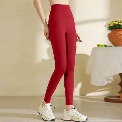 Damen-Yoga-Set mit Brustpolstern und Mesh-Racerback-Top - 12