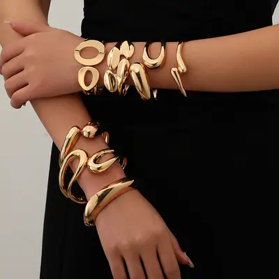 Beliebtes grenzüberschreitendes Armband Europa und Amerika, INS Minimalist unregelmäßiges Wellenmuster Schmuck Metall glänzendes Armband Frauenaccessoires