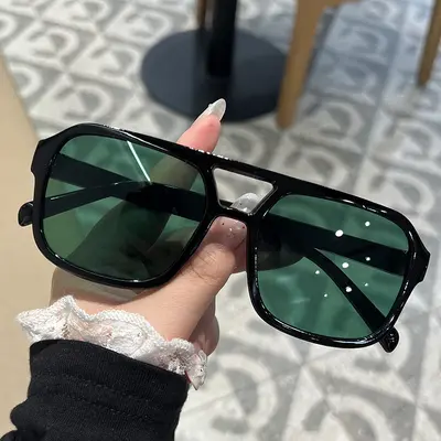 Eckige Sonnenbrille im Bonbonfarben-Design, Doppelsteg, UV-Schutz - 9