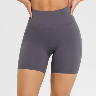 Yüksek belli kadın yoga şortu, cepli, dikişsiz, kalça kaldırıcı - 8
