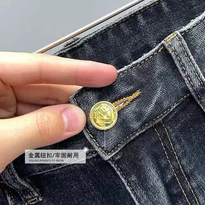 Europäische Luxus-Light Frühjahrsneuheit Herren-Jeans mit Stickerei, elastisch, schmal geschnittene Slim-Fit-Hose mit schmalem Bein, modische Freizeit-Streetwear-Hose