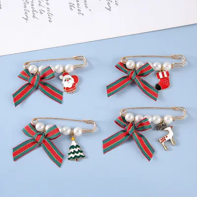 Christmas Pearl Brooch, Alloy, Snowman Sock Flower Design, Pin Back