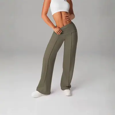 Schmal geschnittene lange Outdoor-Sporthose mit Bundnaht und Taschen