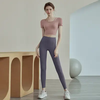 Kadın yoga kıyafeti takımı, düz renk kısa kollu, pilates ve fitness için - 13
