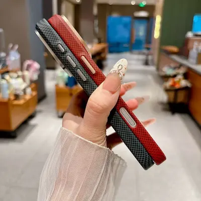 Karbon fiber telefon kılıfı iPhone 18 Pro Max, manyetik