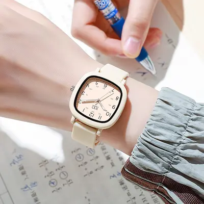 Schüler Armbanduhr nachtleuchtend Quarz geräuschlos