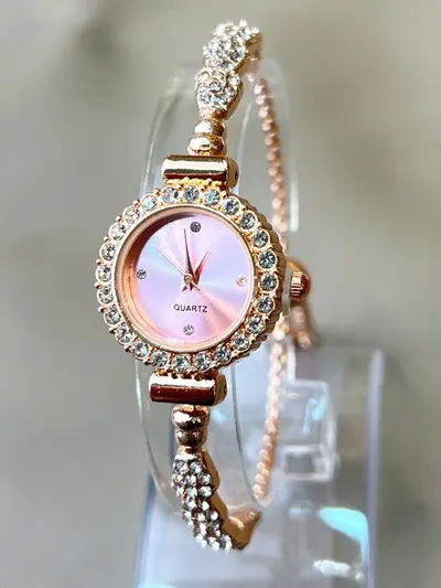 Women's quartz watch with flower pattern bracelet - 9