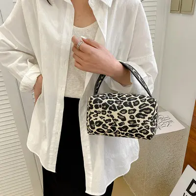Kosmetiktasche mit Leopardenmuster groß und tragbar