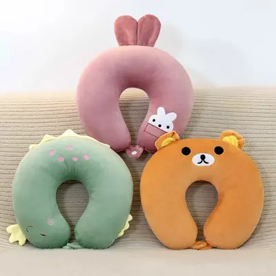 U-shaped neck pillow for travel and napping - 1