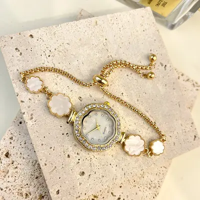 Women's quartz watch with flower pattern bracelet - 7