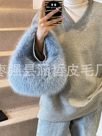 Autumn and winter new plush imitation fox fur bag Korean style versatile portable plush dough pastry bag