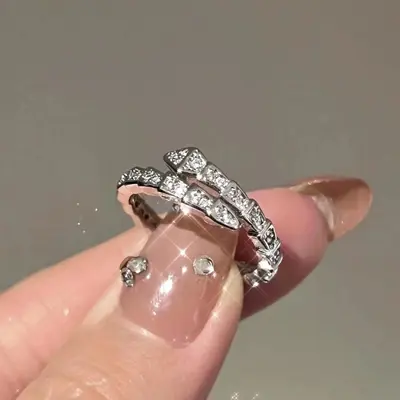 Full diamond snake-shaped open ring for women, fashionable and unique, niche high-end design, light luxury minimalist style jewelry. - 7