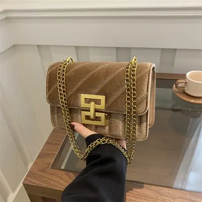 Kadife Zincirli Küçük Kare Kadın Çapraz Askılı Çanta - 3