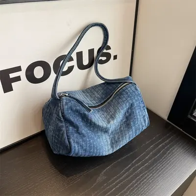 Damen-Umhängetasche aus Jeans mit Rautensteppung