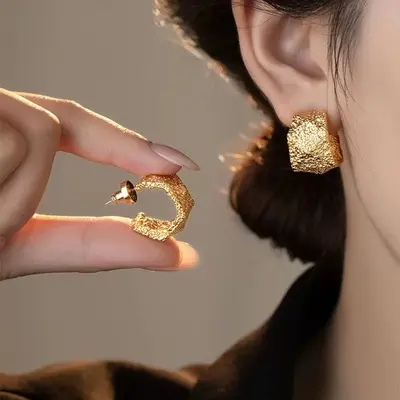 Retro gold versatile earrings women luxury