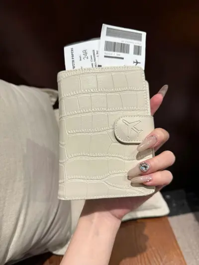 Korean-style leather passport holder, multiple card slots - 7