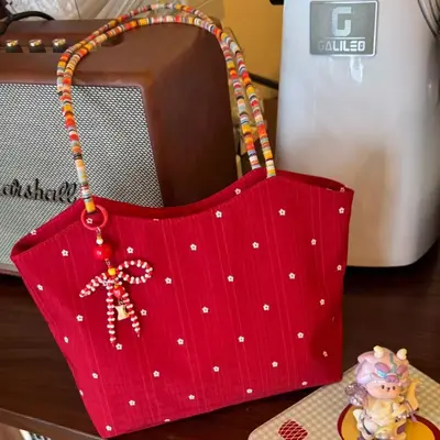Canvas-Tote-Bag mit roten Blumen und Geflechtdetails - 3