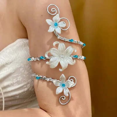 Flower-patterned open bracelet with geometric design for women - 8