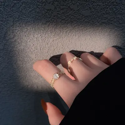 Vintage pearl ring set for women, minimalist style