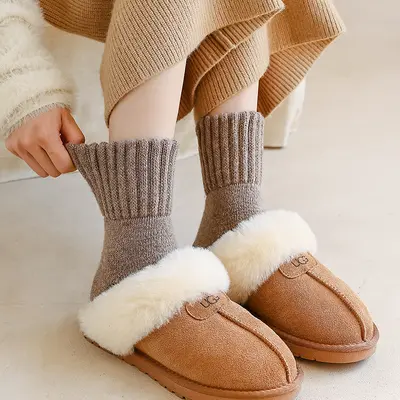 Women's Thick Winter Mid-Calf Wool Socks, Fleece-Lined