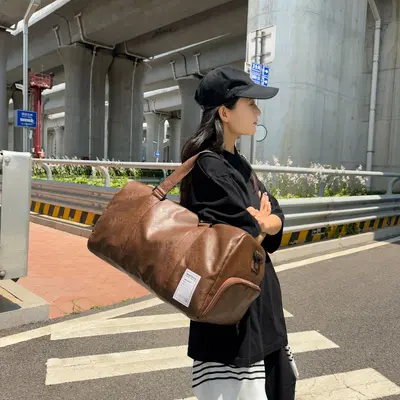 Portable travel bag, soft PU leather, multifunctional