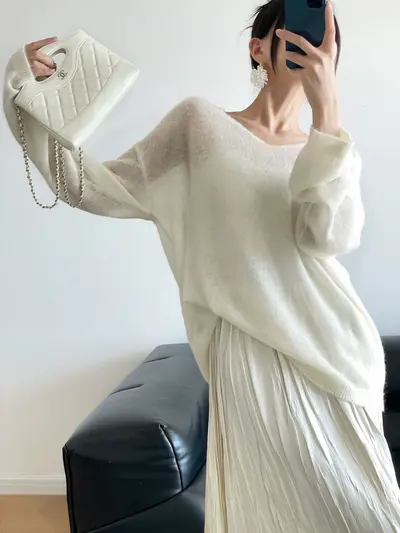 Pullover aus Alpaka- und Schafwolle, V-Ausschnitt, Rauchmelange-Garn - 4