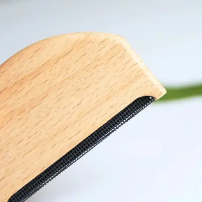 Magic lint remover for removing balls without leaving hair, cashmere comb, jacket sweater dress brush, birch wood fabric shaver.