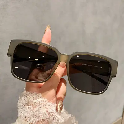TR9002 Square Frame Sunglasses for Men and Women, Worn Over Myopia Glasses - 10