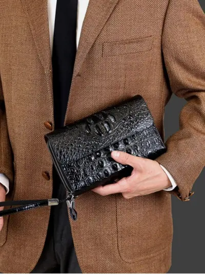 Herren-Handtasche in Krokodilmuster schwarz mit Klappe und doppeltem Reißverschluss - 3