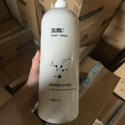 Öl-Kontroll-Shampoo mit Anti-Schuppen-Formel und Selendisulfid