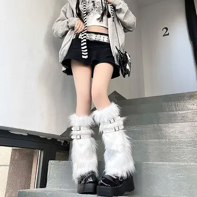 Polar Astarlı Kalın Orta Boy Çorap ve Suni Tavşan Kürklü Bacak Isıtıcı - 7